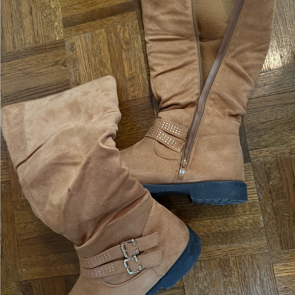 Stylish Tan Women's Boots